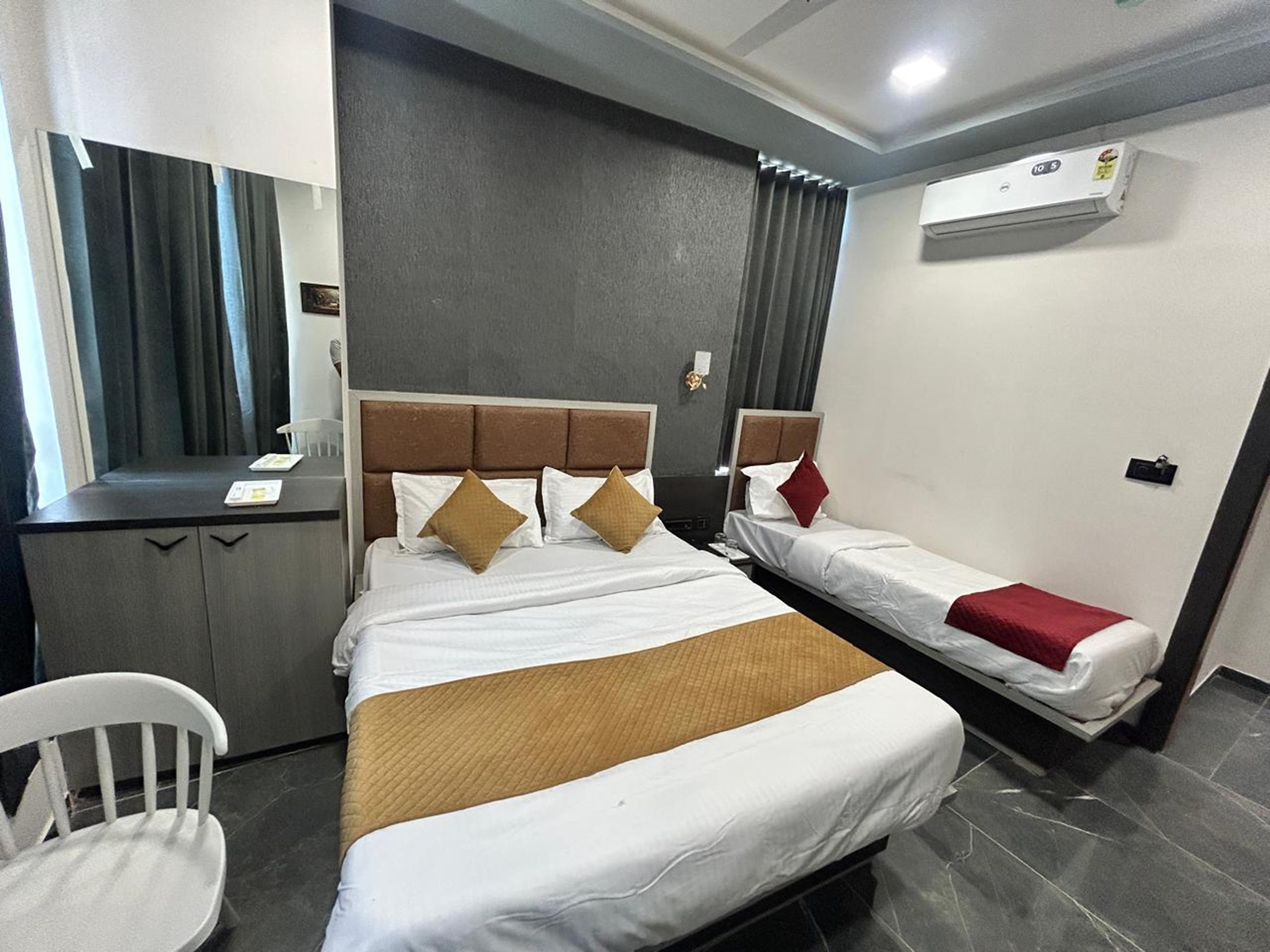 Hotel Sawariya Ahmedabad - Tap to explore photos