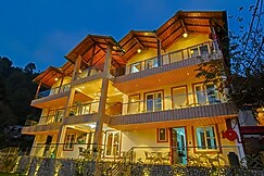 The Hoften Snowia Luxury Stay, Mukteshwar (Near Bhalugarh Waterfall), Mukteshwar