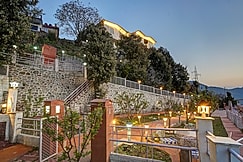 MY PEACHWOOD HOTEL AND RESORT, Almora