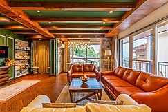 Shukrana 4BHK Luxury Retreat | Mall Road, Dhanaulti