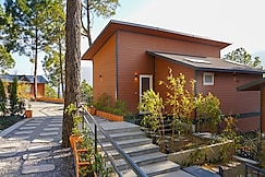 ELIVAAS Sirmour Baag Cottages, Pachhad