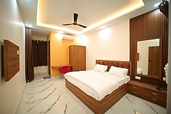 THE PEARL HEAVEN, Lucknow