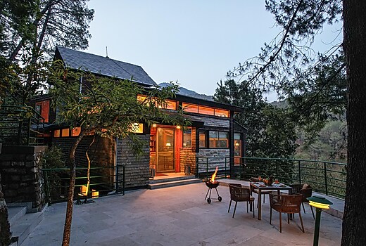 ELIVAAS Blushing Pines Retreat Stunning 3-BHK Hillside Getaway with Attic & Indoor Pool