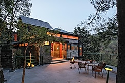 ELIVAAS Blushing Pines Retreat Stunning 3-BHK Hillside Getaway with Attic & Indoor Pool, Bhowali