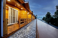 Nirmaya Resort, Kanatal