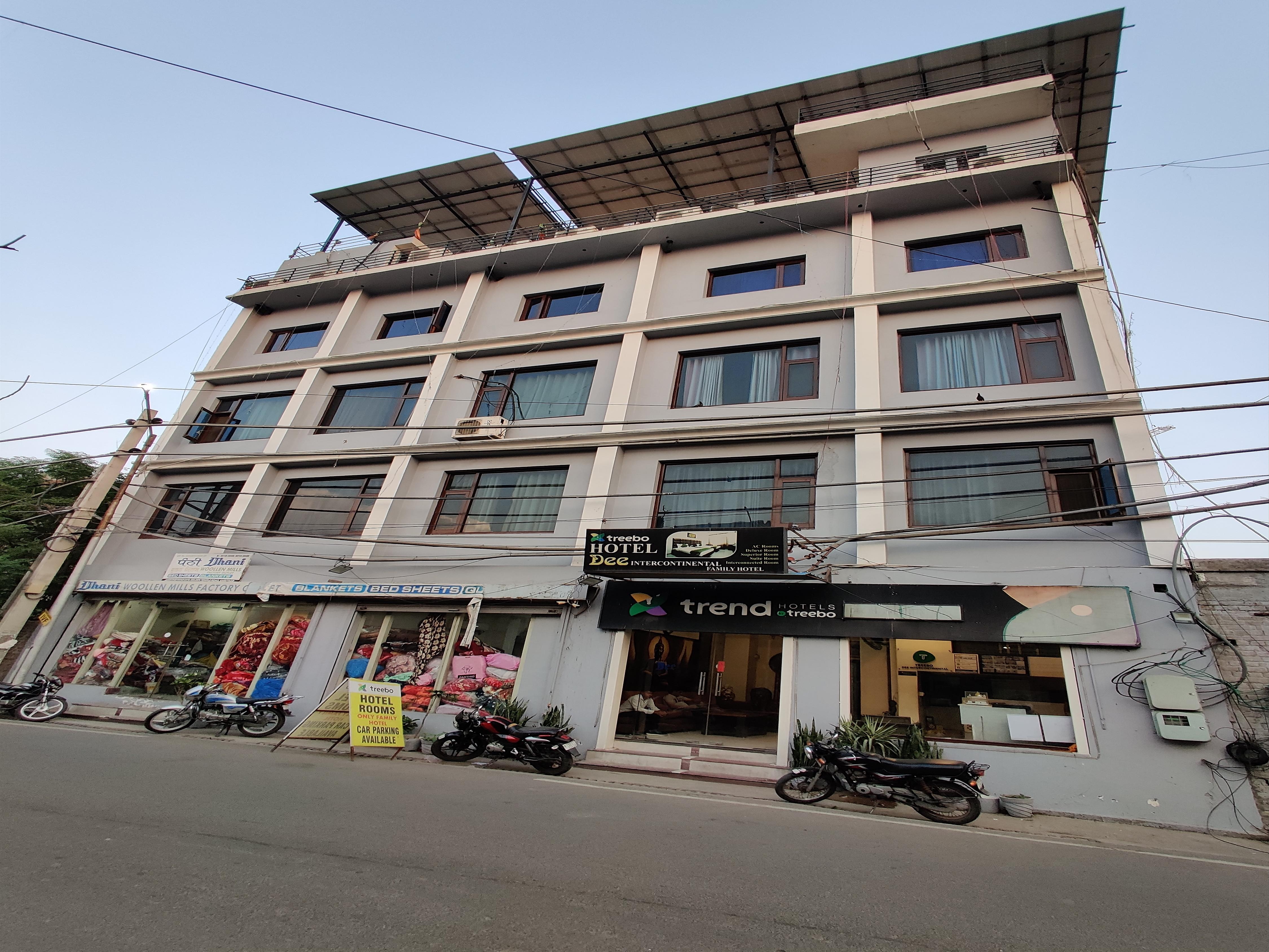 Dee Intercontinental 5 mint walk from Golden Temple with Vallet Parking - Tap to explore photos