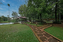 Ohstayz Whispering Grove | Private Pool Villa in Kochi, Chalakudy