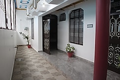 Shri Narayanam Guest House and Home Stay, Khalilabad