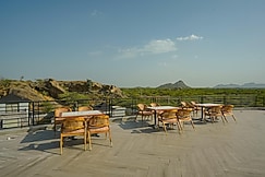 One Earth A Leopard Park, Jawai, Falna