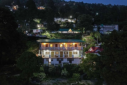 Alaya Stays Headingly Suites Lake-Facing 2 BHK Just Above Mall Road