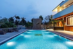 Tranquil Arcadia by StayJade|Pool|6BHK|Luxurious, Magadi