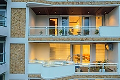 Alaya Stays Udgam Vilas 3-BHK Apartment Jacuzzi , Dehradun