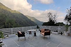 Dawn's Embrace by Oakwood