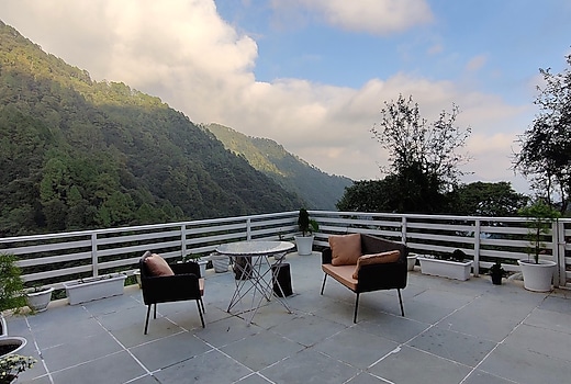 Dawn's Embrace by Oakwood