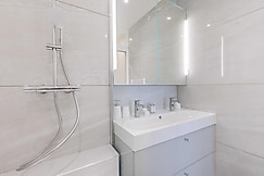 Comfortable flat - 1BR/4P - Place de Clichy, Paris