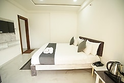 SWAGSTAY HOTEL RIVIERA, Nagpur