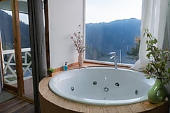 Kaivalya Treehouse with Jacuzzi, Jibhi