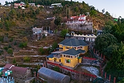 ELIVAAS Silverstone 6 BHK villa with Garden & Gaming Zone , Mukteshwar