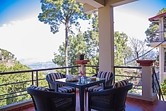 Alaya Stays Sukhmani Cottage | Hilltop 2-BHK With Open Dining & Common Garden, Kasauli