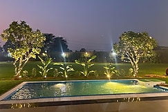 Qubes 3BHK Luxurious Farm, Delhi