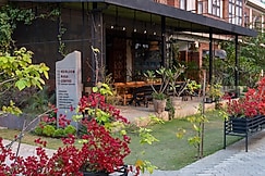Heirloom Naga Centre Guest House 10 Minutes Drive From Airport., Dimapur