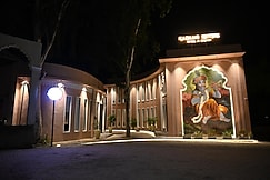 Kadamb Kuteer Vrindavan, Vrindavan