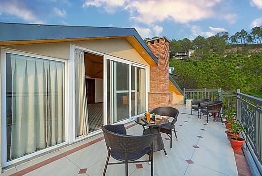 ELIVAAS Konifer Wild Fern | 2-BHK with Scenic Views & Garden