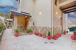 SaffronStays Edelweiss Estate: Primrose House, Ranikhet