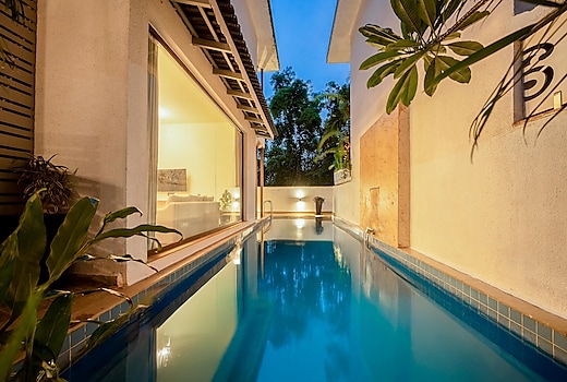 Amrao - A Lindsay Manor