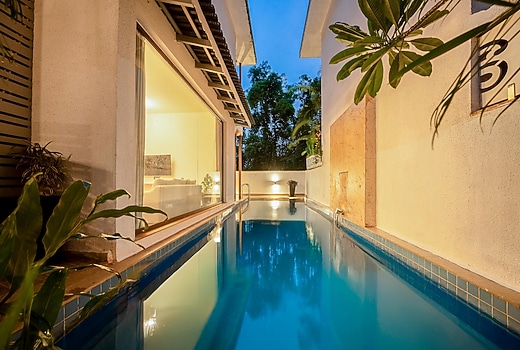 Amrao - A Lindsay Manor