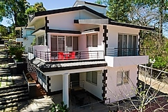 Aura Villa, Esperanza with Swimming Pool View, Mahabaleshwar