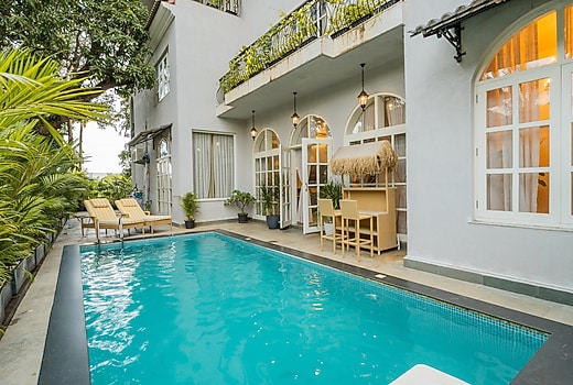 ELIVAAS Casa Ritzy | 5-BHK Villa With Private Pool & Lift Near Popular Beaches