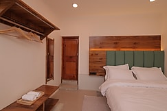 Sky Hi!! By Yuzu Hospitality, Manali