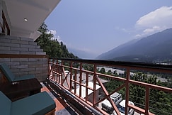 Sky Hi!! By Yuzu Hospitality, Manali