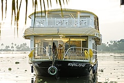 Ivaansh international Luxury Houseboat, Alleppey