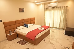 Nandi Niwas, Mirzapur