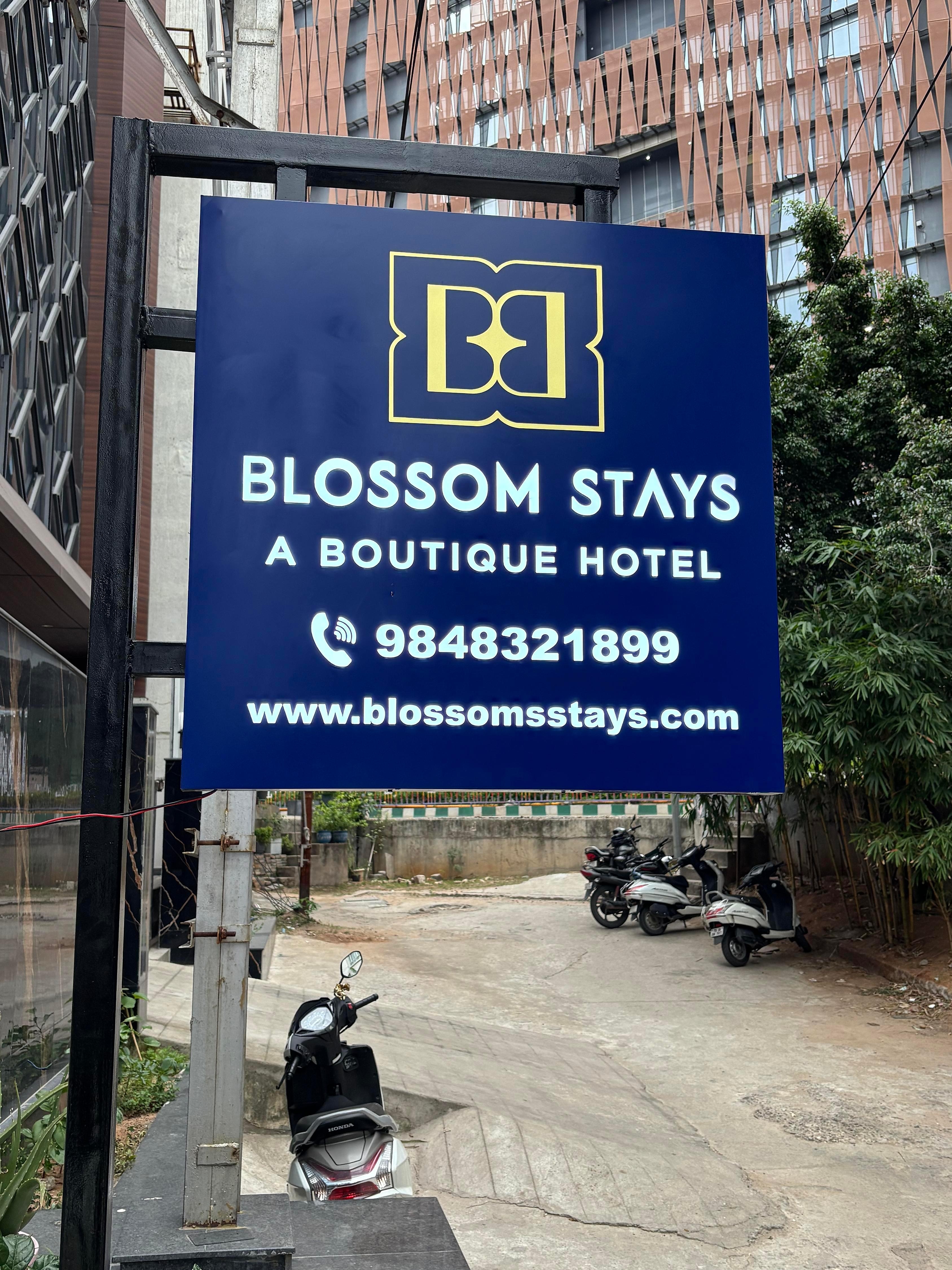 Blossom Stay - Tap to explore photos
