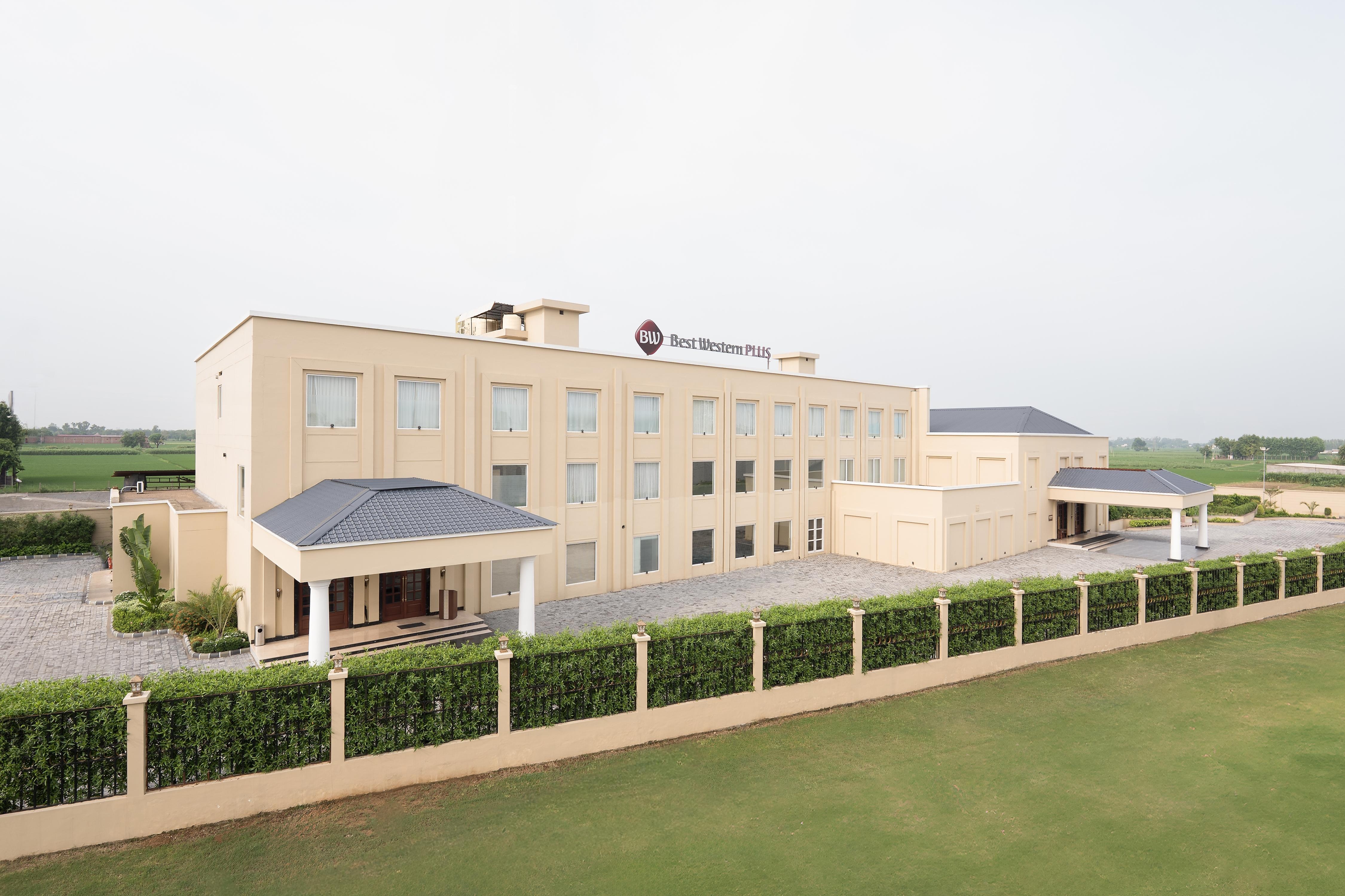 Best Western Plus Phagwara - Tap to explore photos