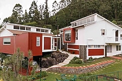 tisyastays | Hillside Home 3 BHK Lux Villa with Private Gazebo & Bonfire, Kotagiri