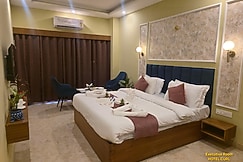 Hotel Curl, Dehradun