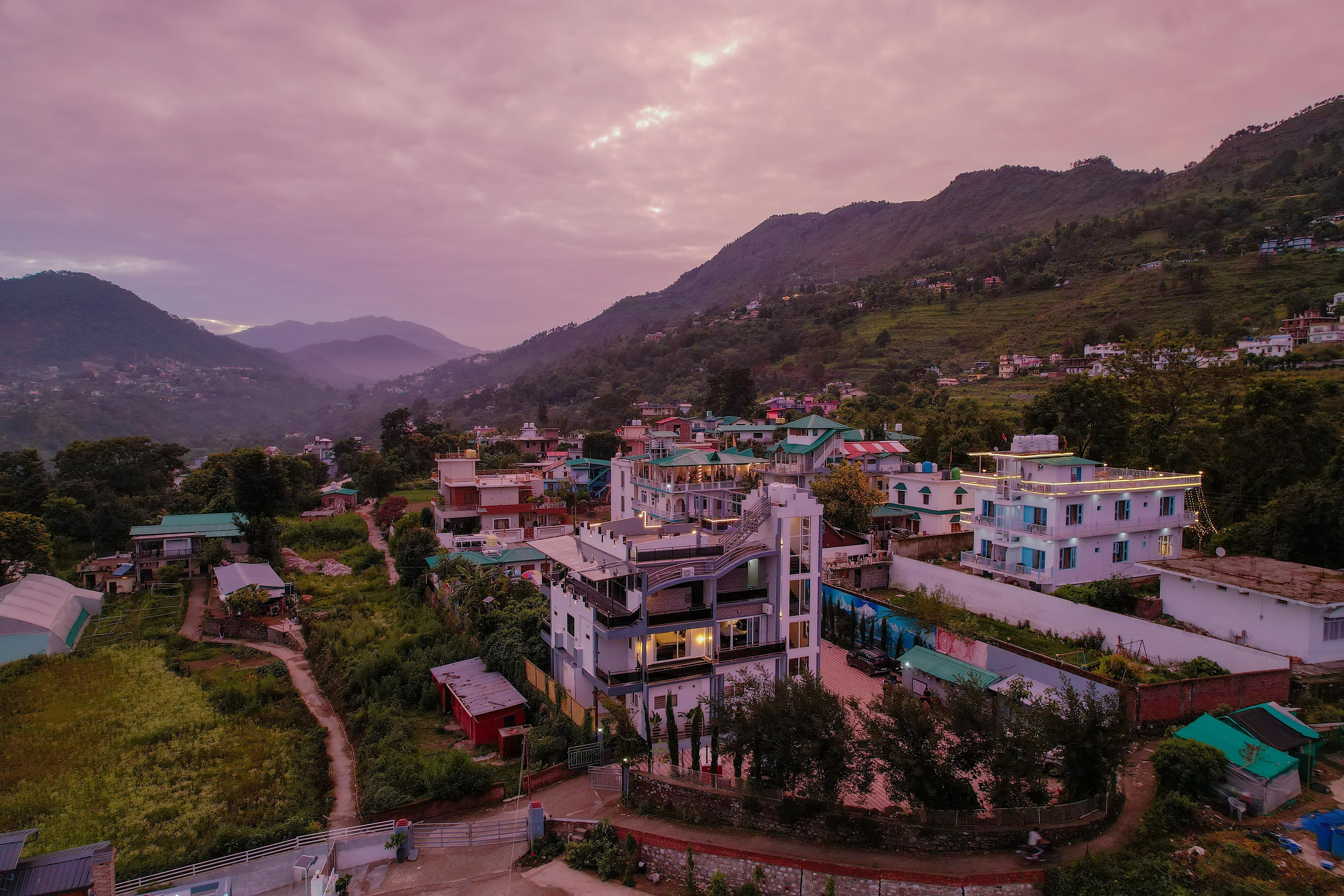 Hotel The Kumaon Bliss - Tap to explore photos