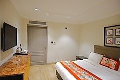 Hotel Okas Grand, Delhi