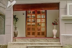 PINE CREST INN, Darjeeling