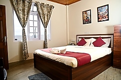 PINE CREST INN, Darjeeling