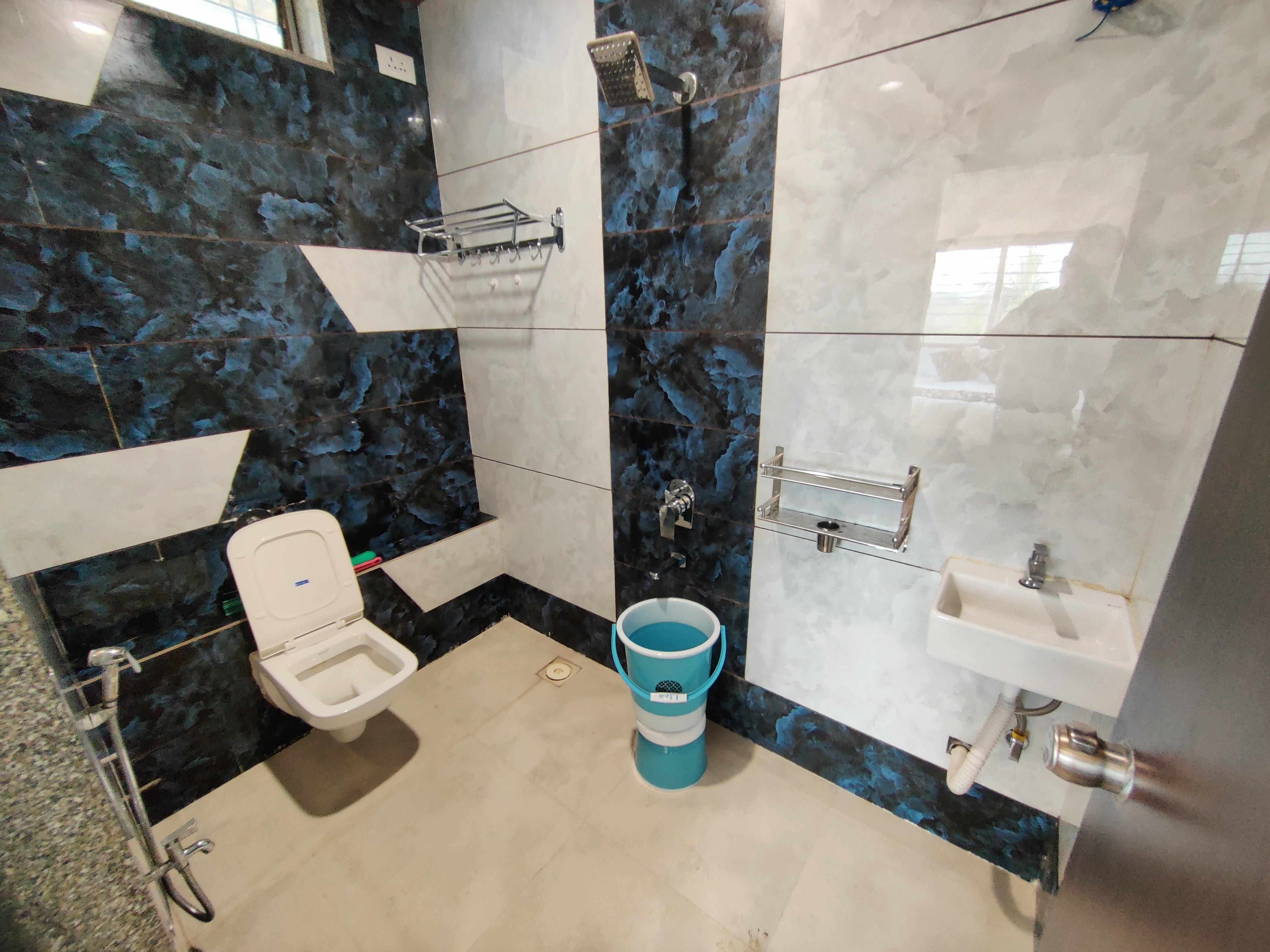 RT RESIDENCY HOTEL AND LODGE - Tap to explore photos