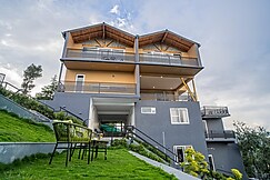 Alaya Stays Trios Top Pet friendly room with Valley views, Bhimtal
