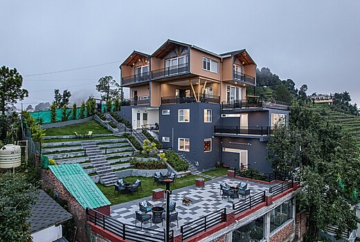 Alaya Stays Trios Top | Hilltop Pet-friendly 2-BHK with Shared Sit-out Area