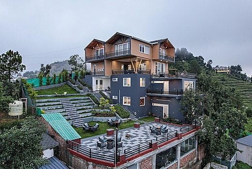 Alaya Stays Trios Top | Pet-friendly 2-BHK with Attic