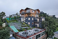 Alaya Stays Trios Top | Pet-friendly 2-BHK with Attic, Mukteshwar