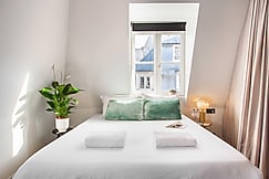 Magnificent 3BR/8P Apartment - Montorgueil 8, Paris